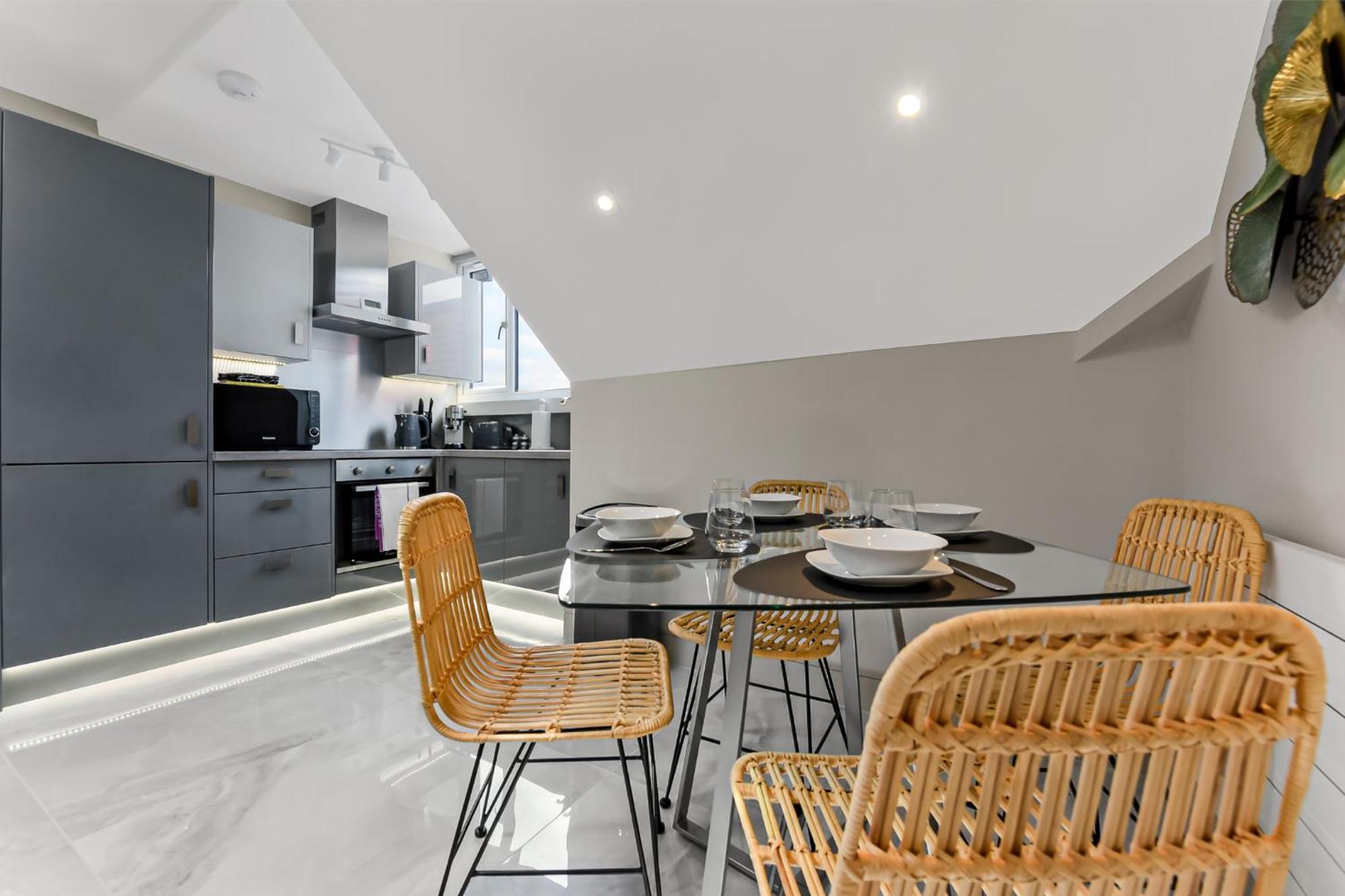 1 Bedroom Stylish In Webley Park * London
