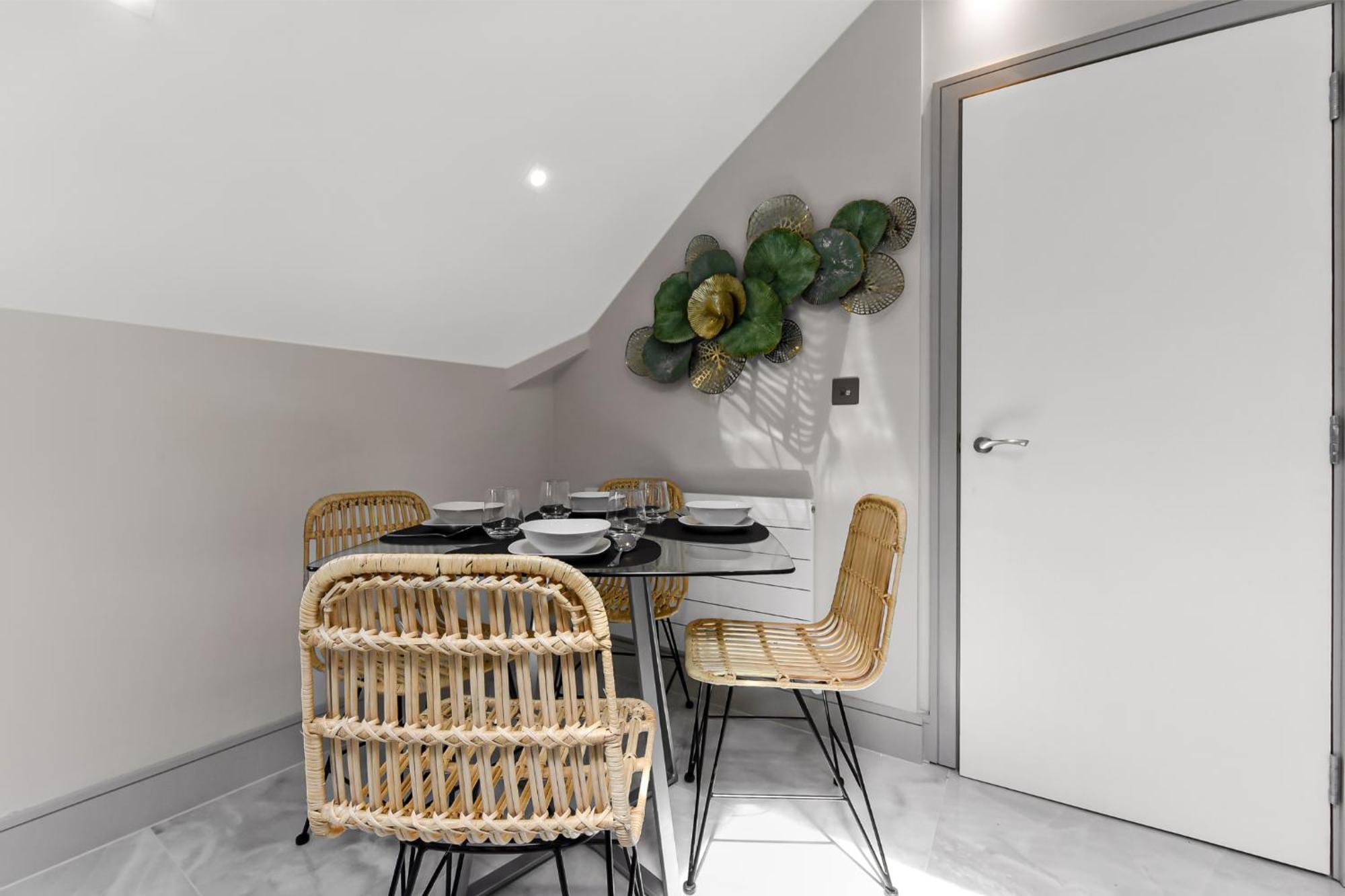 Apartment 1 Bedroom Stylish In Webley Park