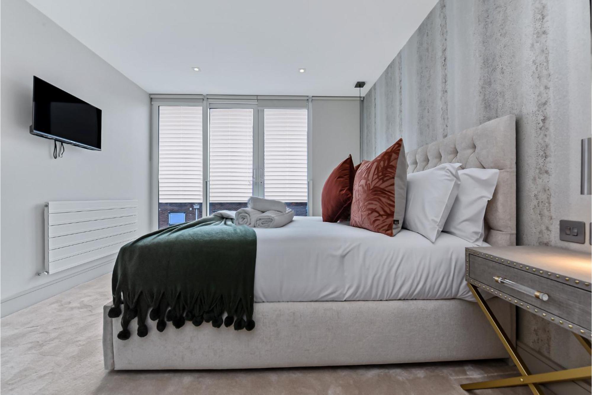 Creative Stylings 2 Bedroom In Wembley Park Apartment