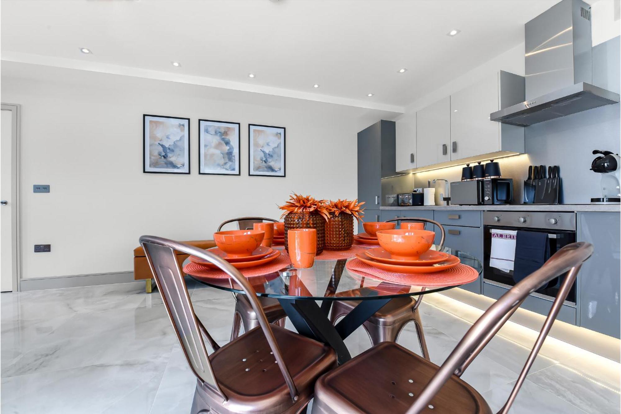 Apartment Beautiful, Stylish & Modern - Great For Transport!