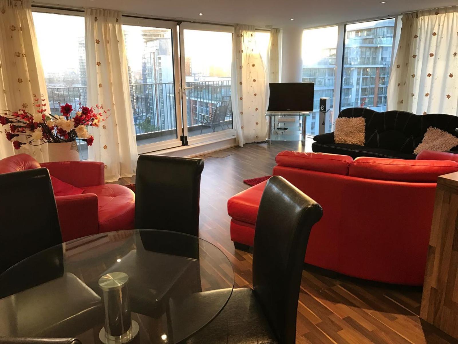 Excel Stunning Duplex Penthouse * London