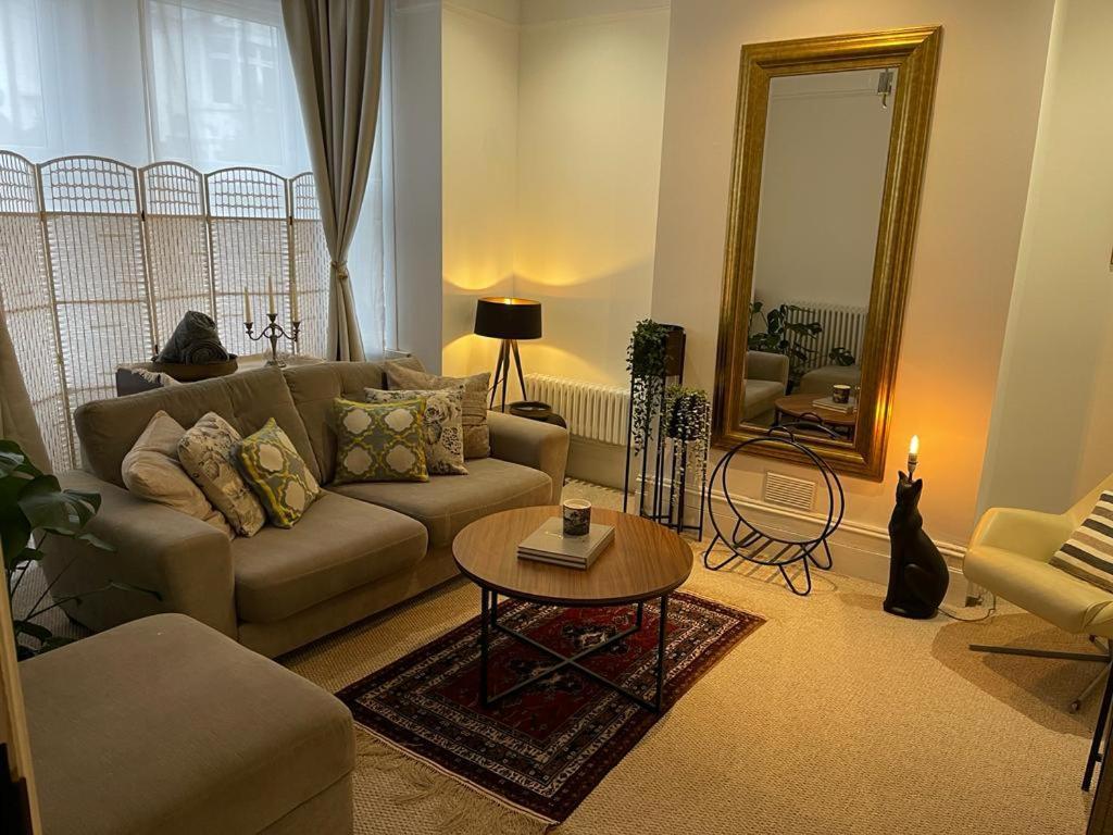 Homestay Colchester House
