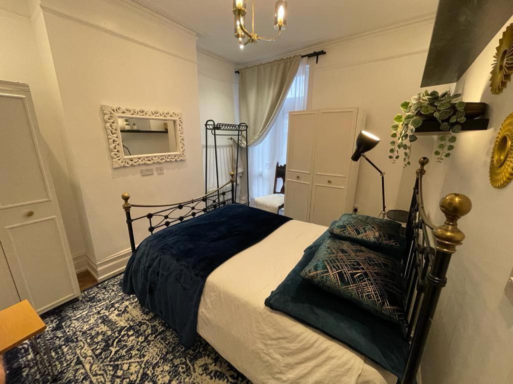 Colchester House London