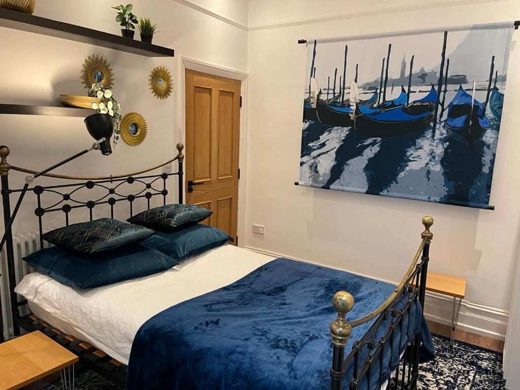 Colchester House Homestay London