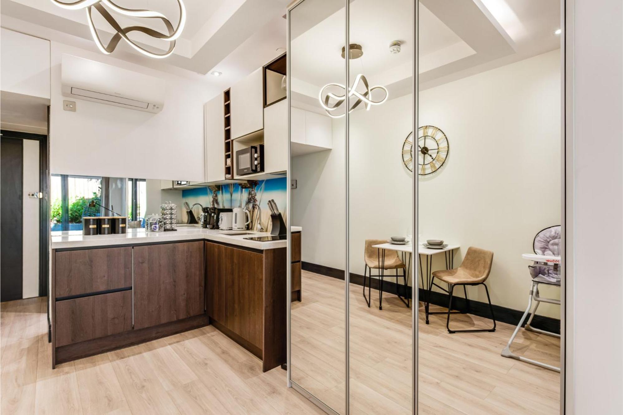 Chic Studio W/ Outdoor Space -excellent Location Appartement Londen