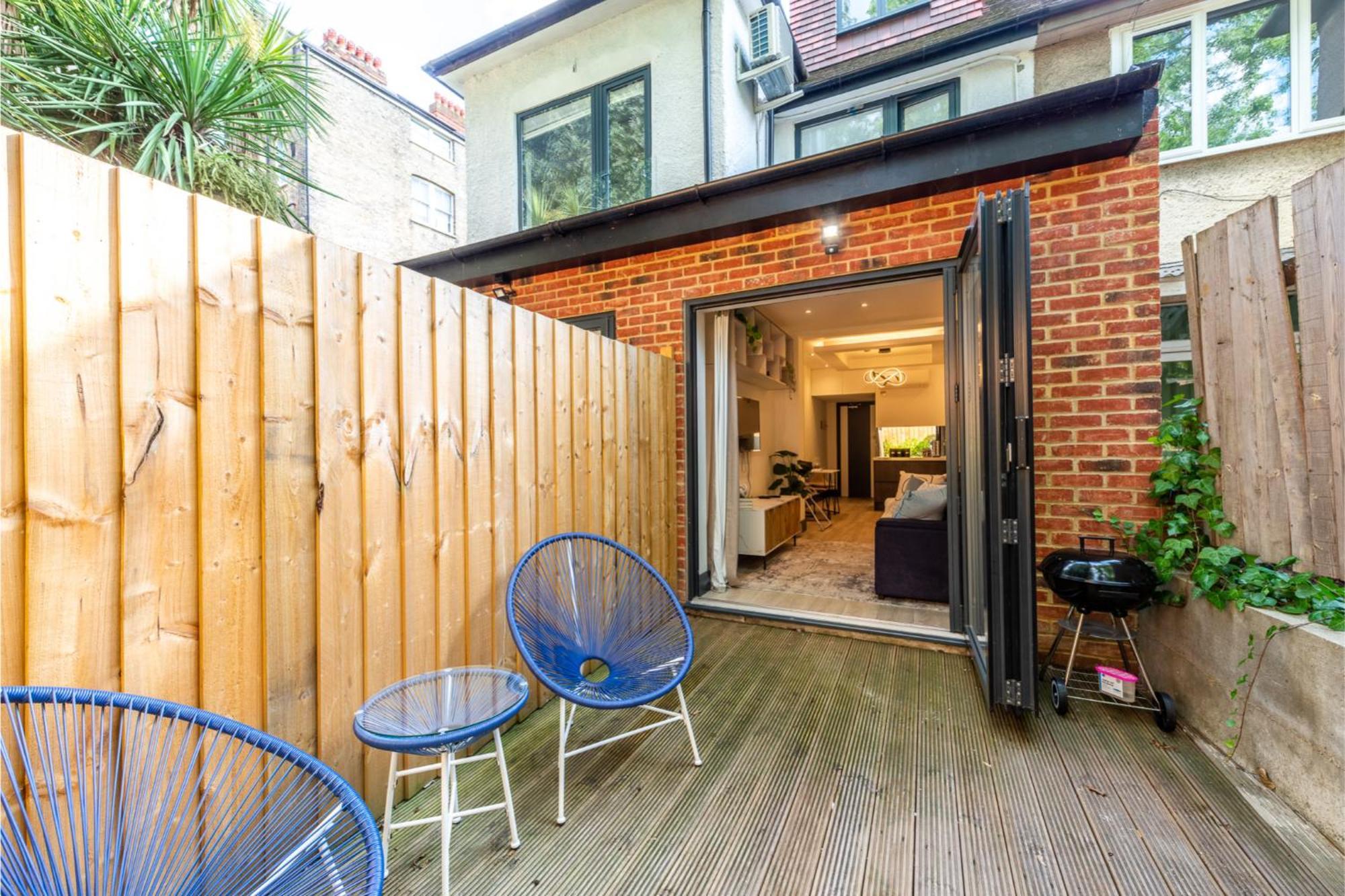 Chic Studio W/ Outdoor Space -excellent Location Appartement *