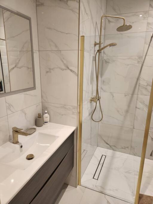 Appartement Newly Refurbished 2 Bed In Paddington Londen