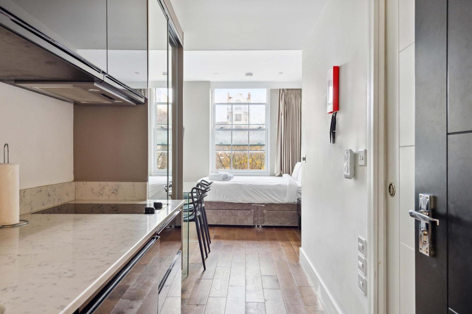 Valet Golden Square Apartment *