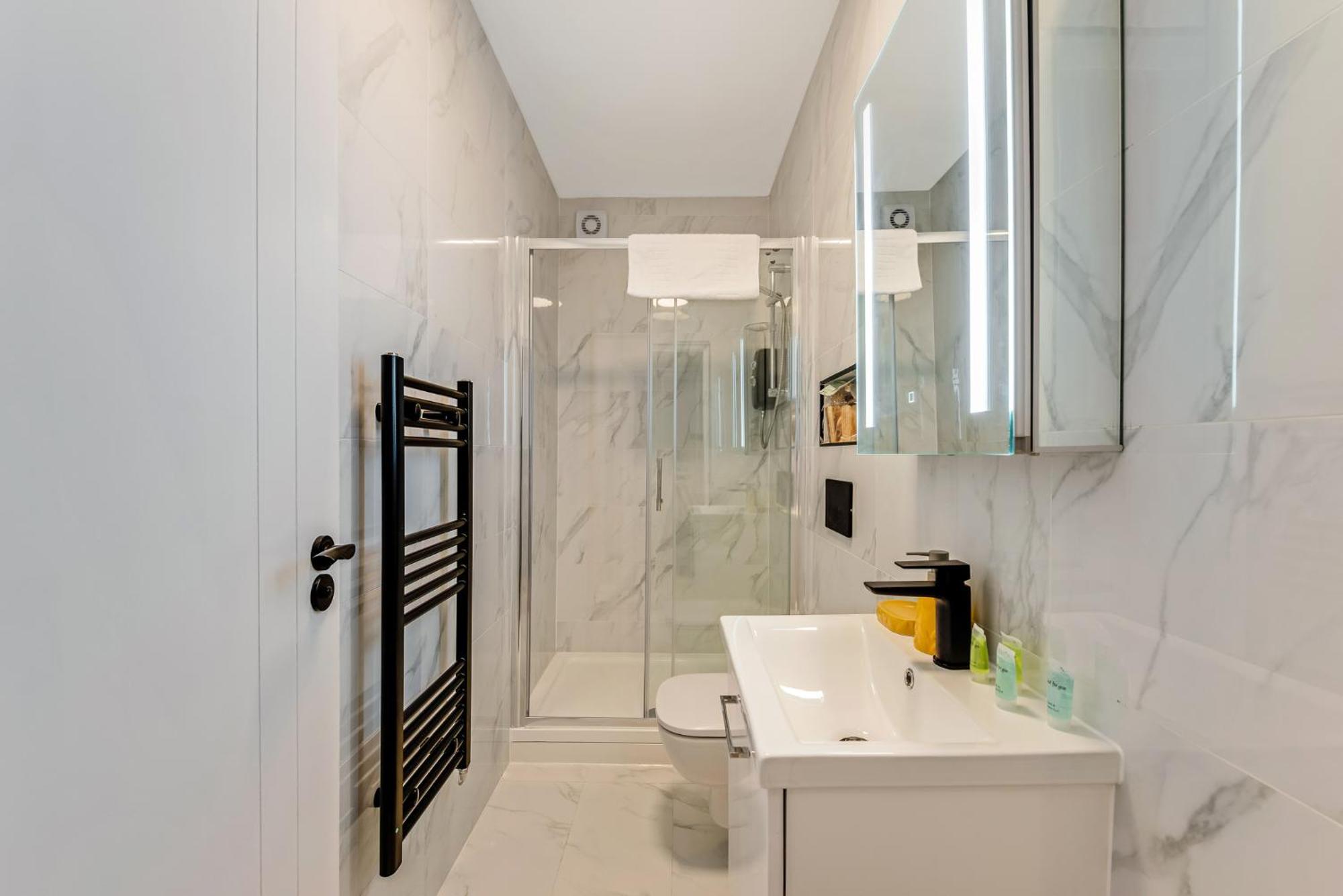 Bright And Relaxing One Bedroom Flat *