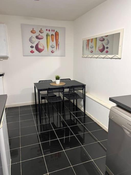 Apartamento Stunning 2 Bedroom Duplex In The Heart Of