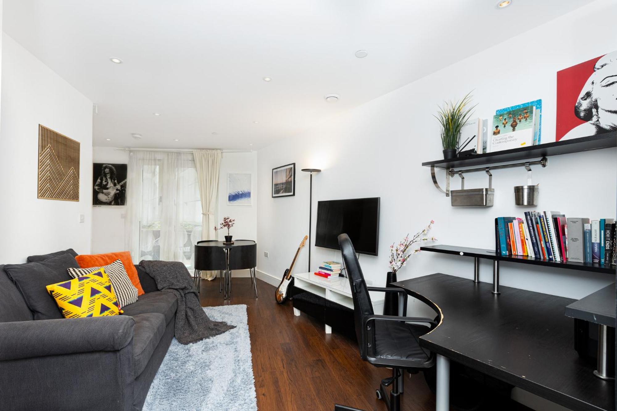Appartement Bright & Cozy 1 Bdr Apt Wcharming Private Terrace Londen