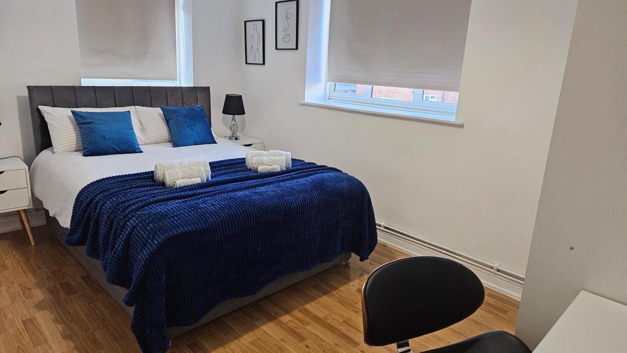 Spacious Two Bedroom In Battersea, Free Parking *