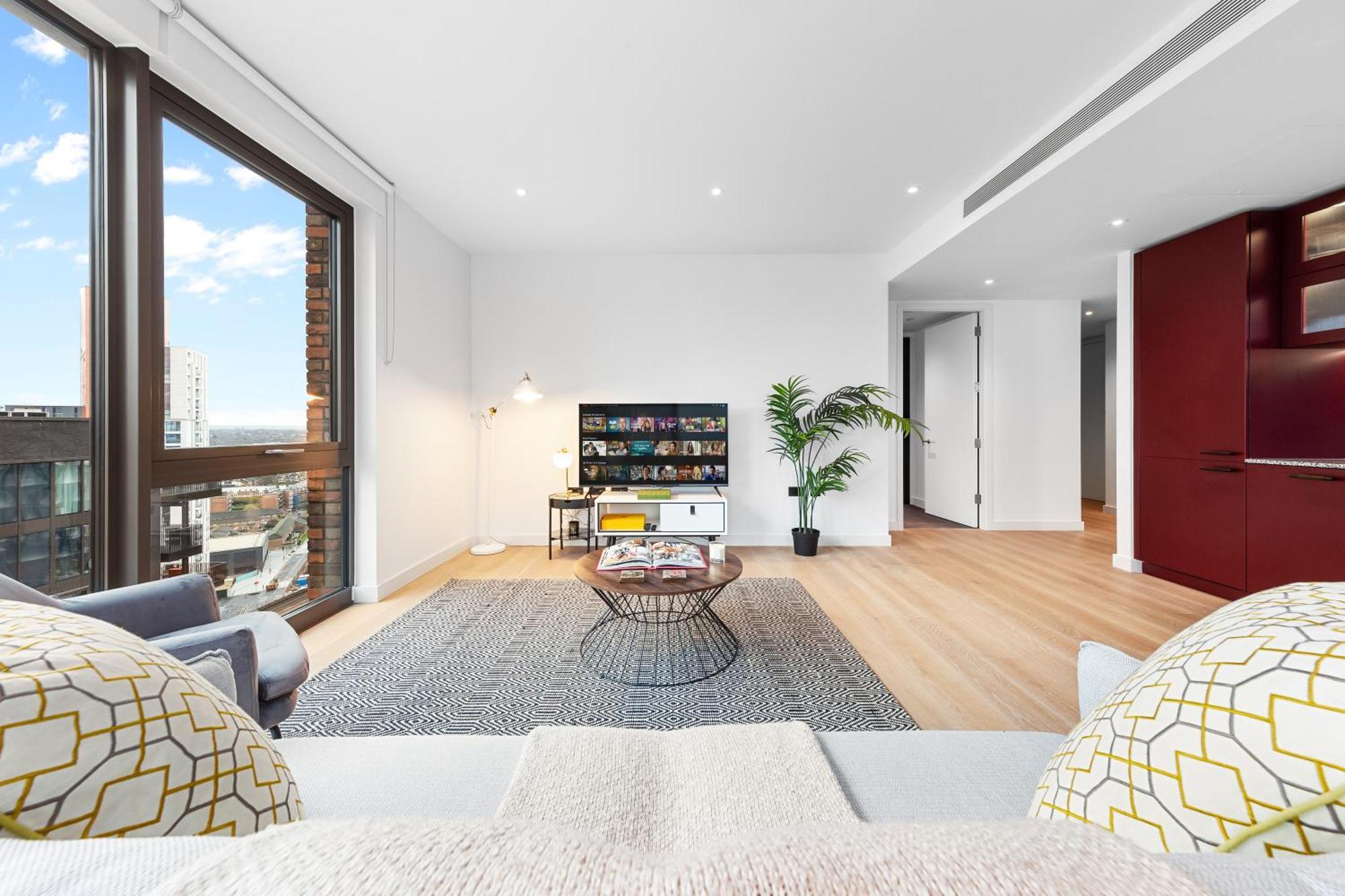 New 2 Bedroom Flat Riverview Balcony Apartahotel *