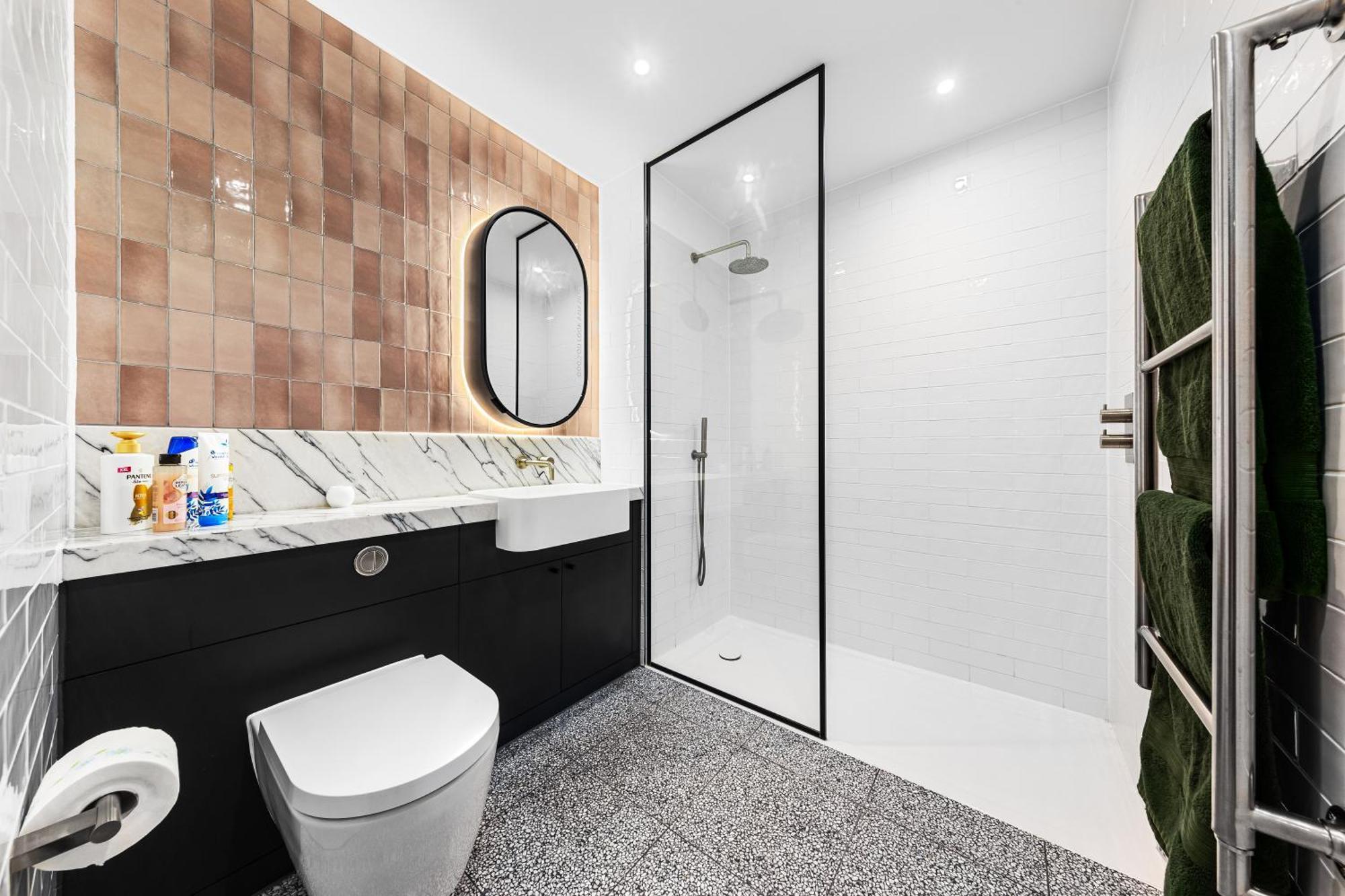 New 2 Bedroom Flat Riverview Balcony * Londres