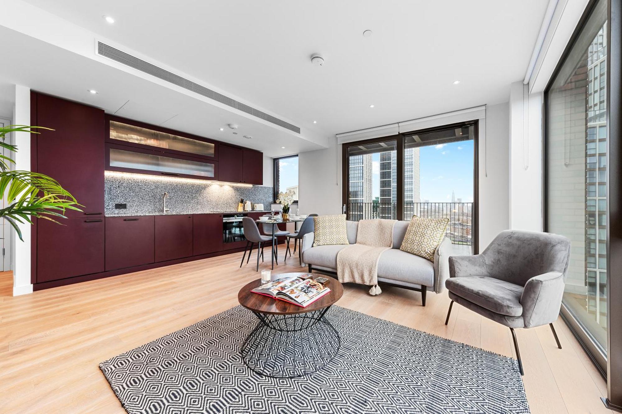 New 2 Bedroom Flat Riverview Balcony Londres