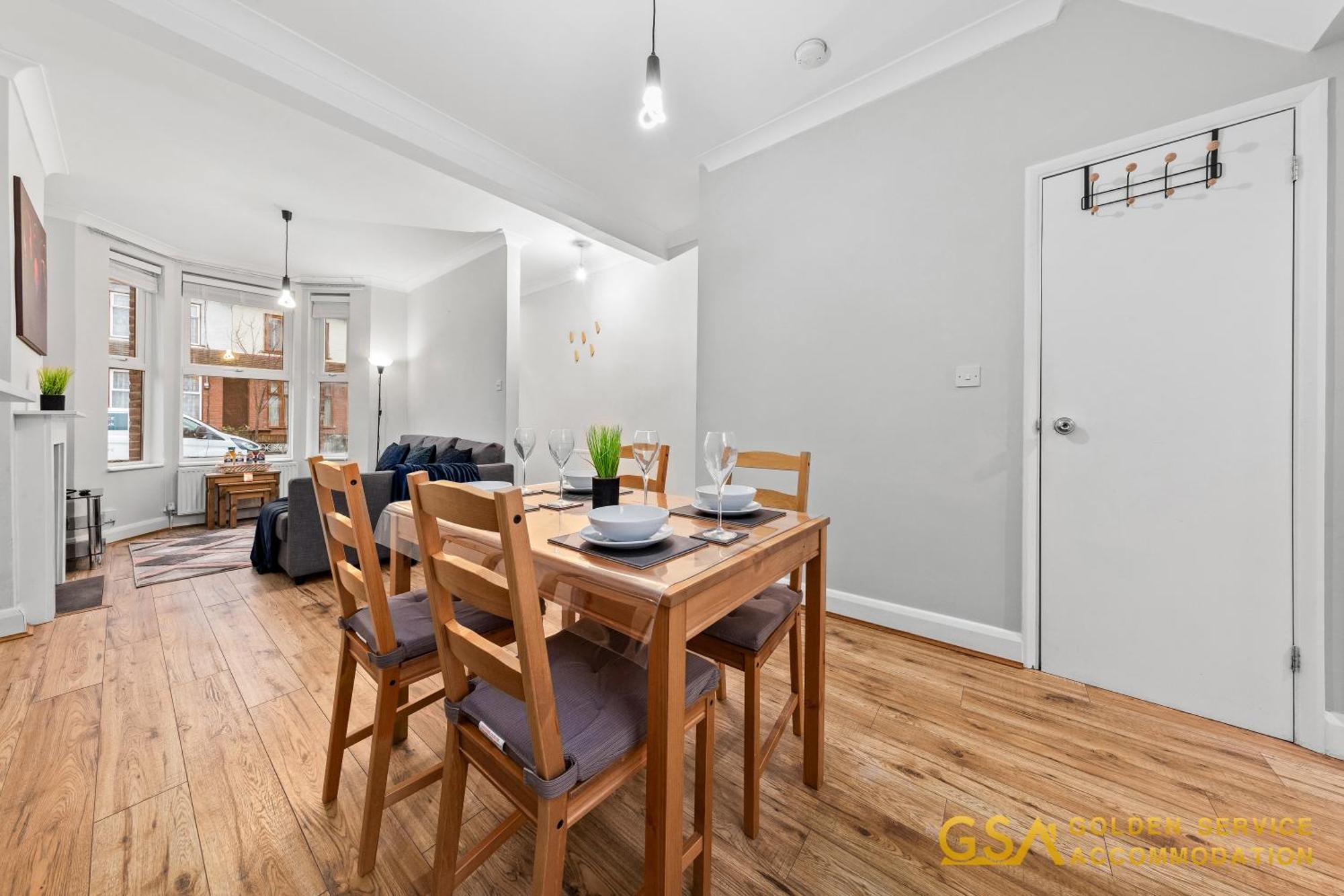 Сasa de vacaciones 3 Bed In Forest Gate - Waltham Forest