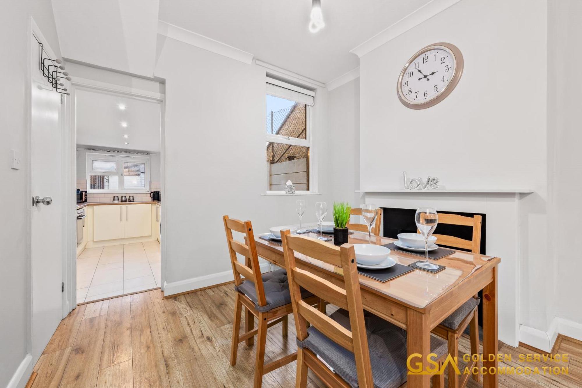 Сasa de vacaciones 3 Bed In Forest Gate - Waltham Forest Londres