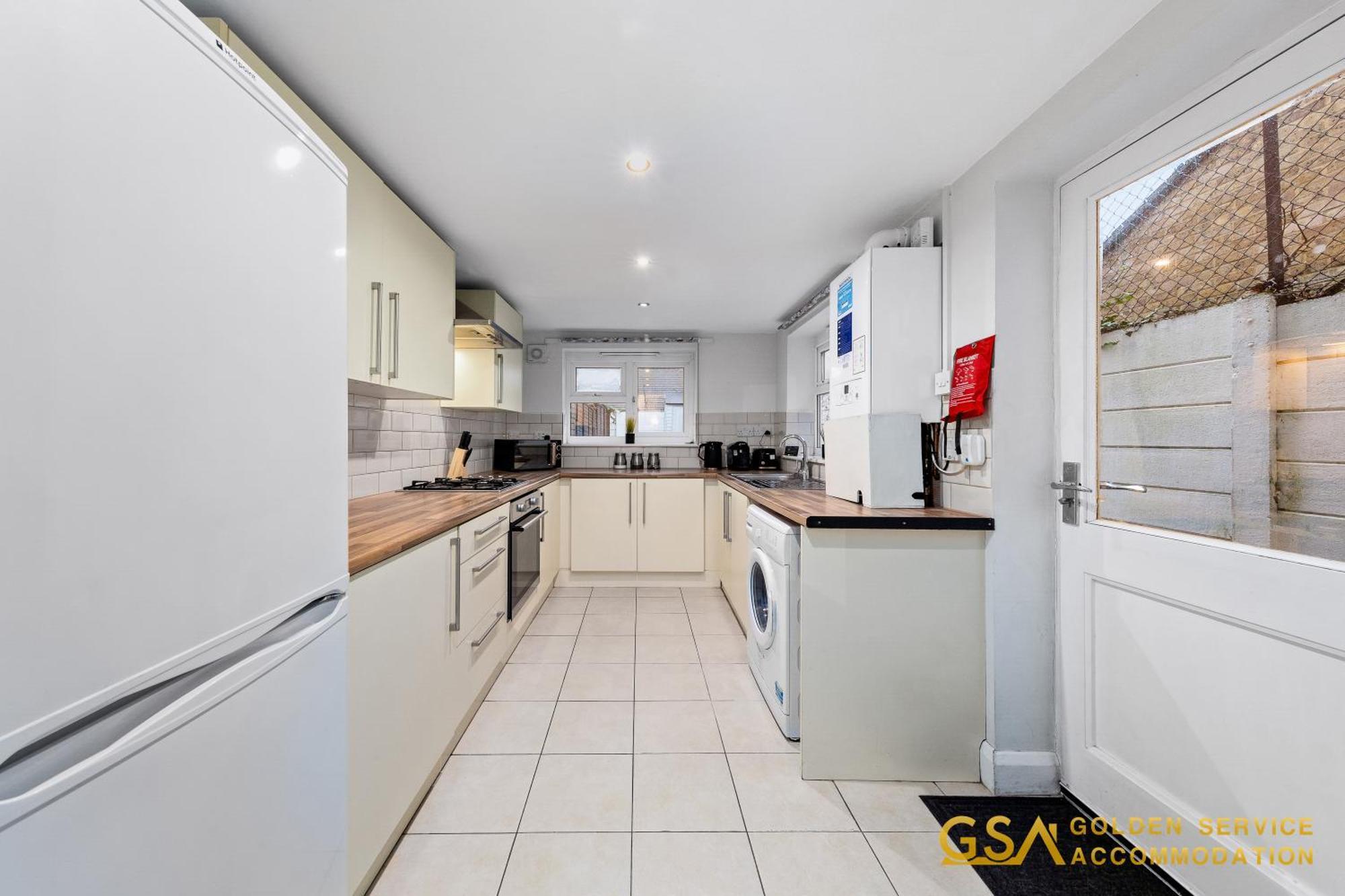 3 Bed In Forest Gate - Waltham Forest * Londres