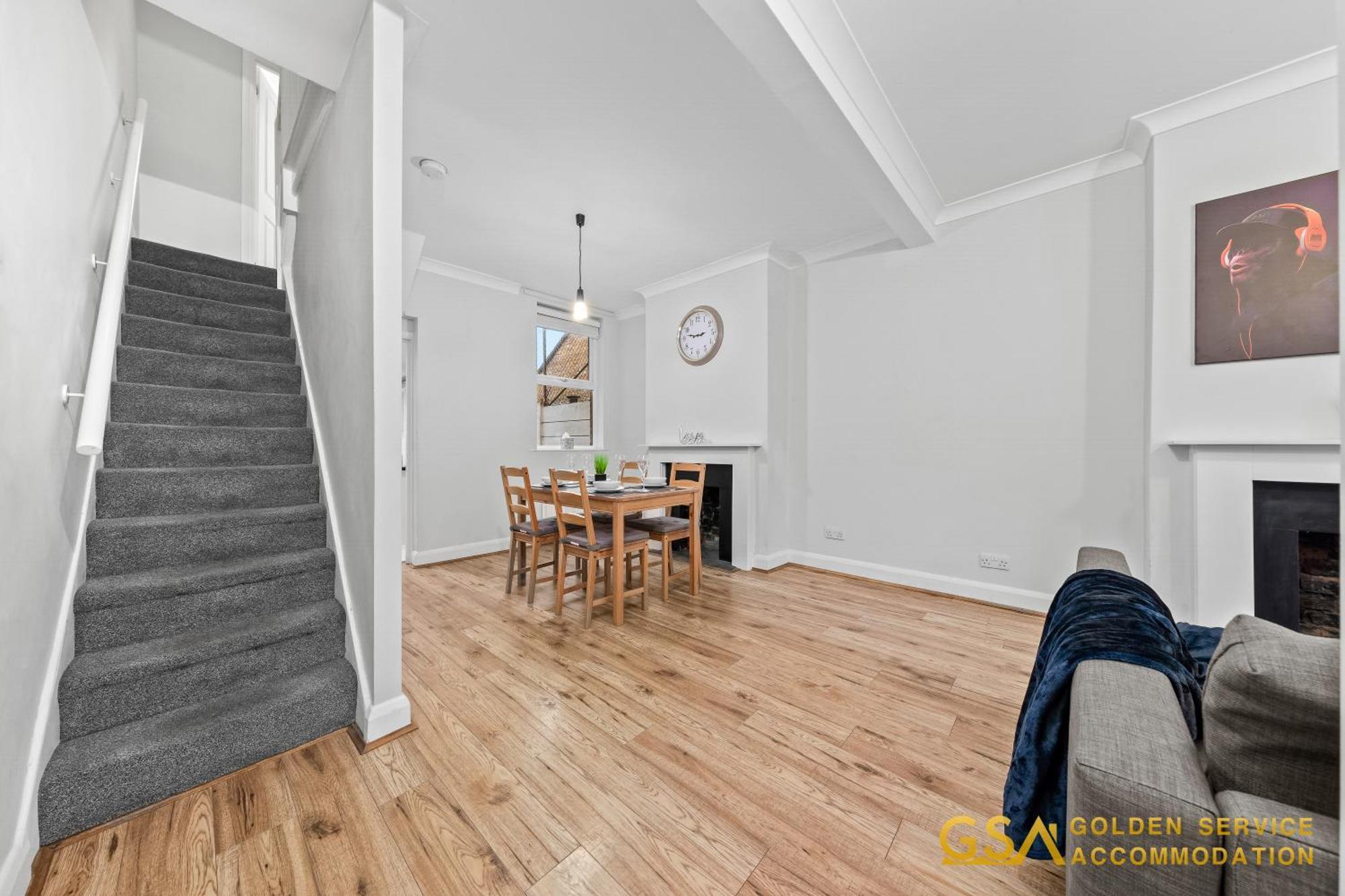Сasa de vacaciones 3 Bed In Forest Gate - Waltham Forest *