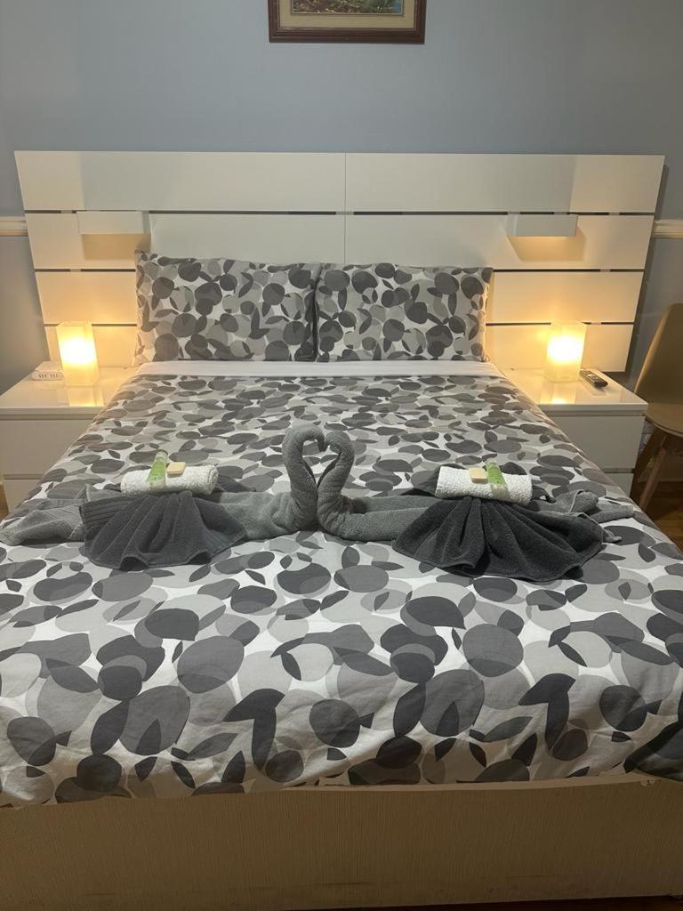 Gladstone 3* London