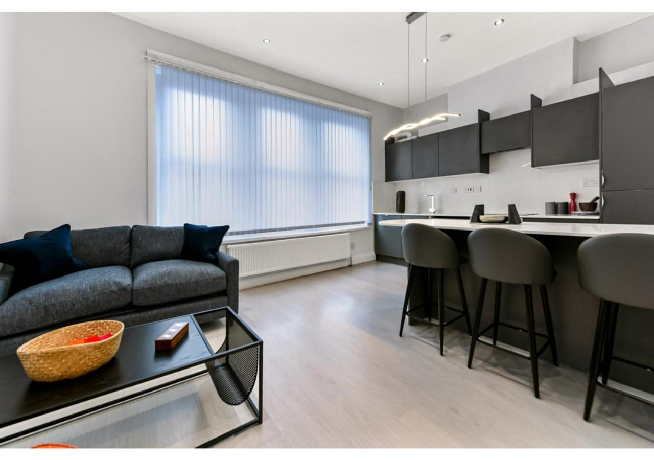 Apartment Captivating 2 Bd Flat In *