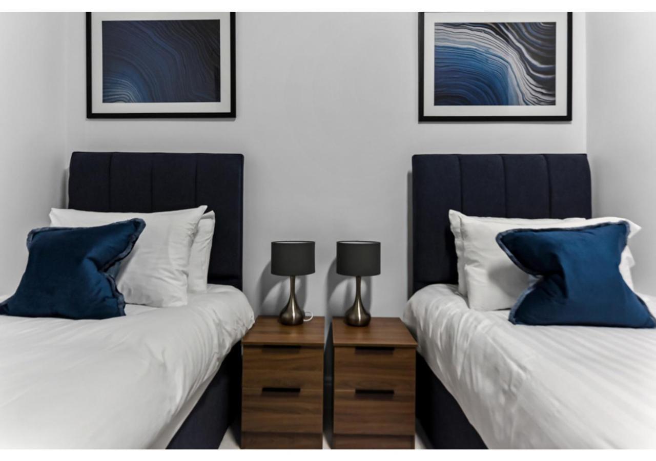 Captivating 2 Bd Flat In Apartment *