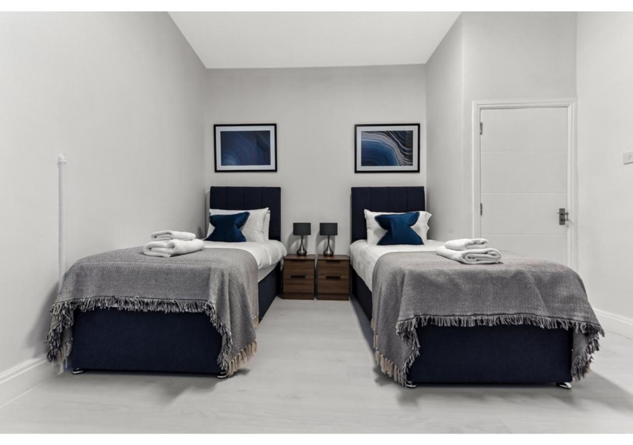 Apartment Captivating 2 Bd Flat In