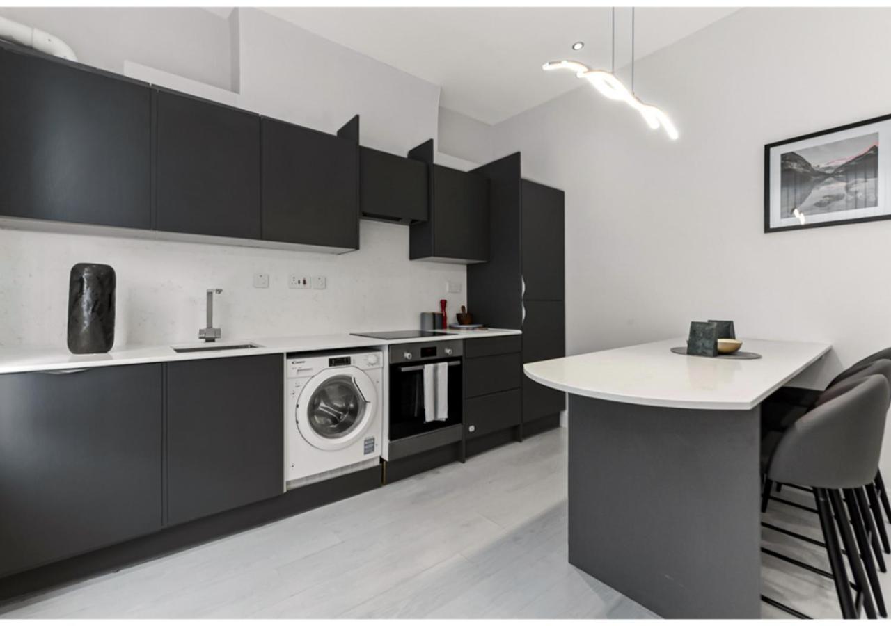 Captivating 2 Bd Flat In Apartment