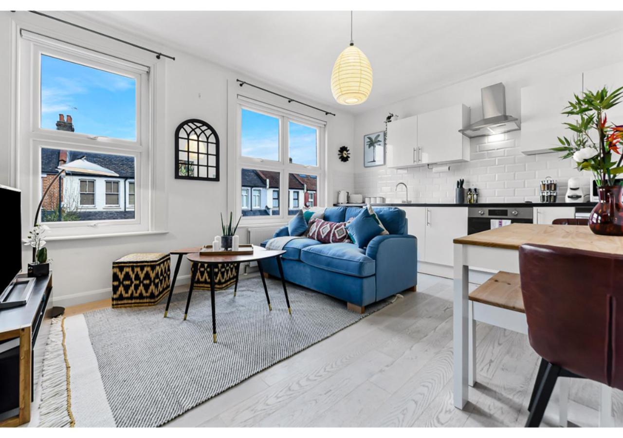 Apartamento Earth Tones & Greenery: 4br Flat Sleeps 8