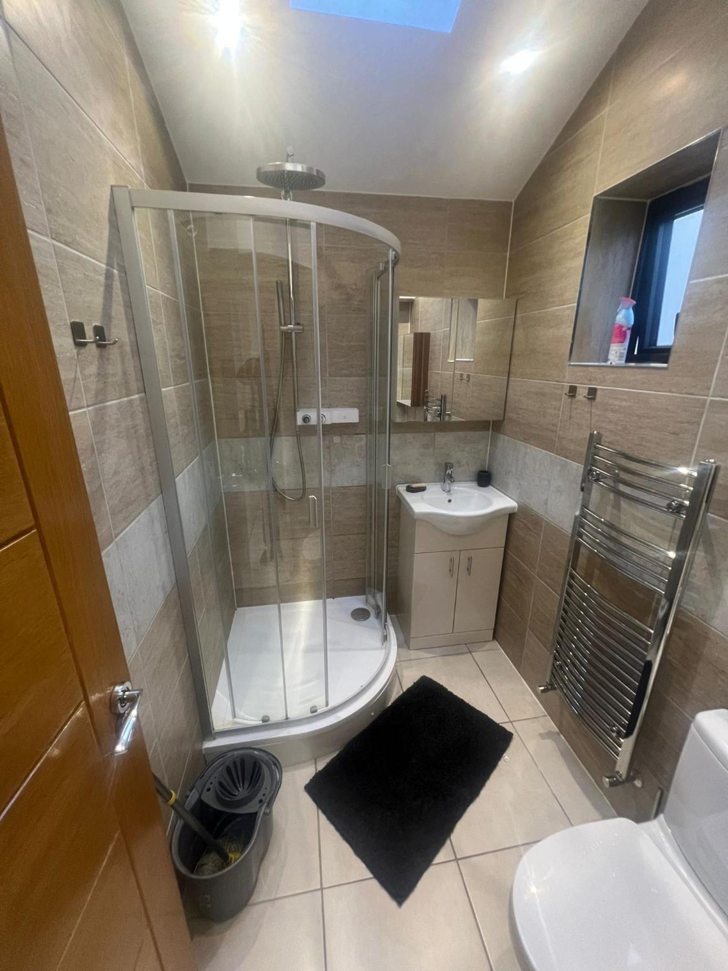 N8, Modern 2 Bedroom *