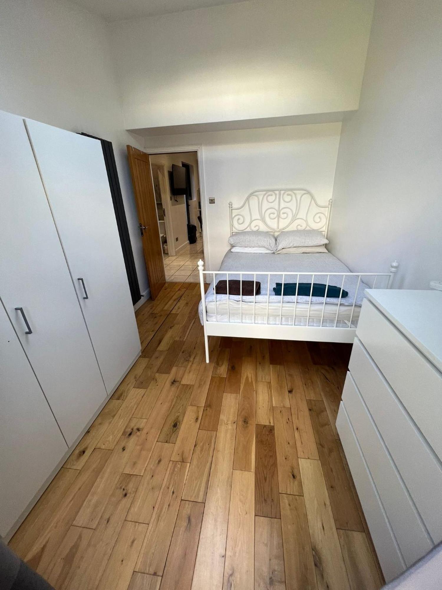 Apartment N8, Modern 2 Bedroom