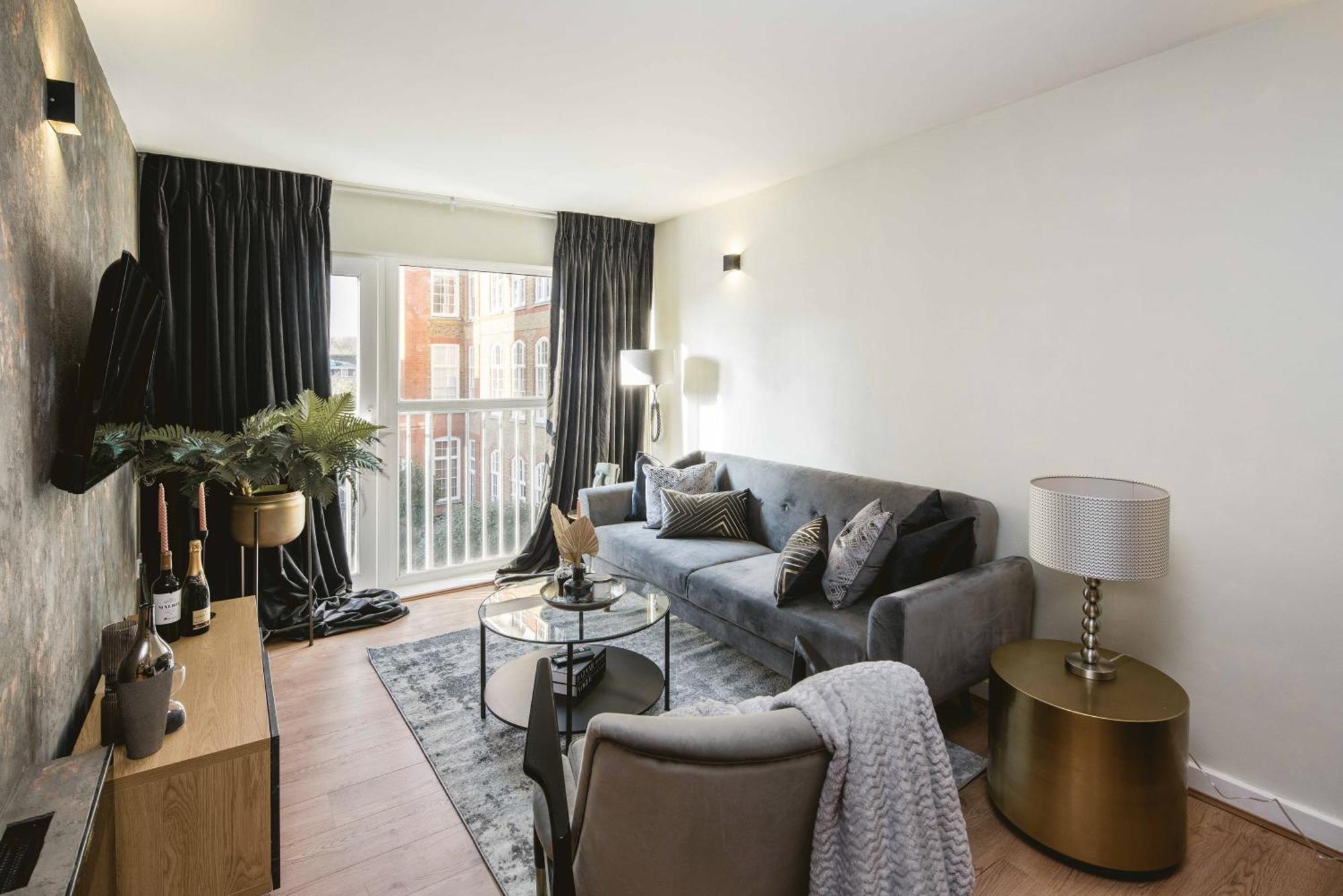 Canary Wharf 2-bed Luxury Haven