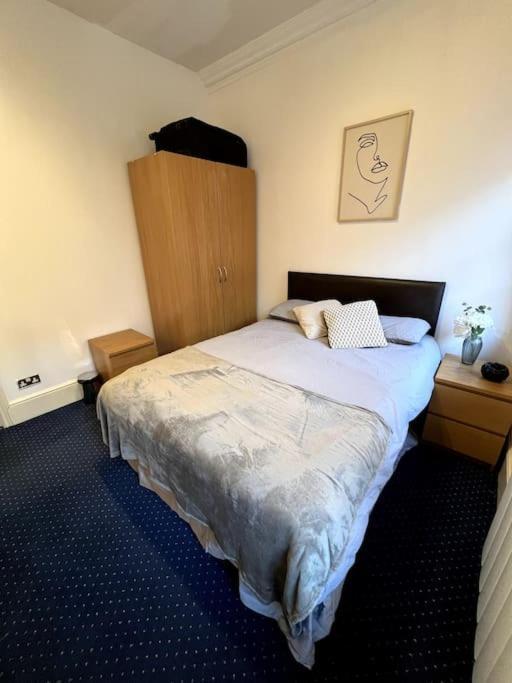 Flat In Central * London