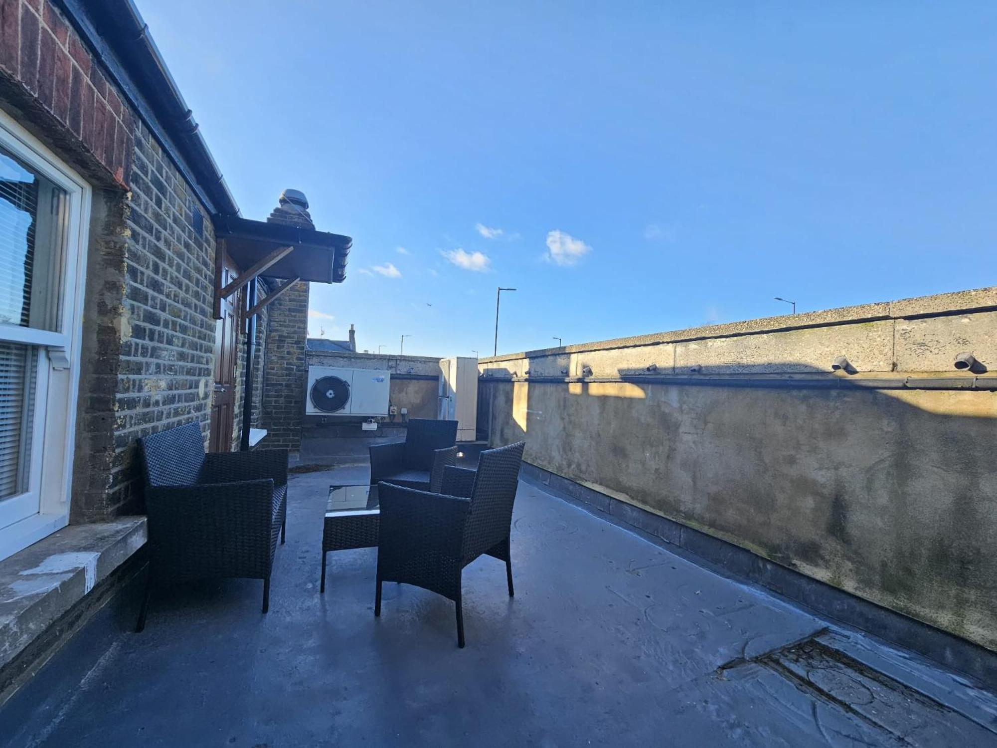 Livestay - Chiswick With Free Parking Apartment *