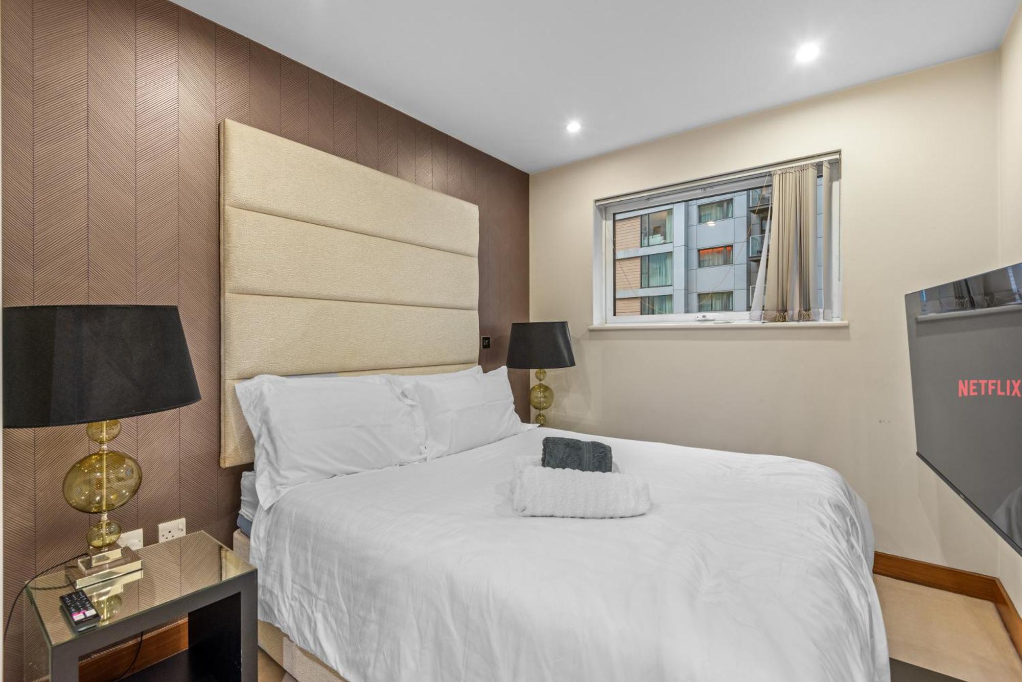 Apartment Londwell, Chelsea Living, Flat With Balcony *