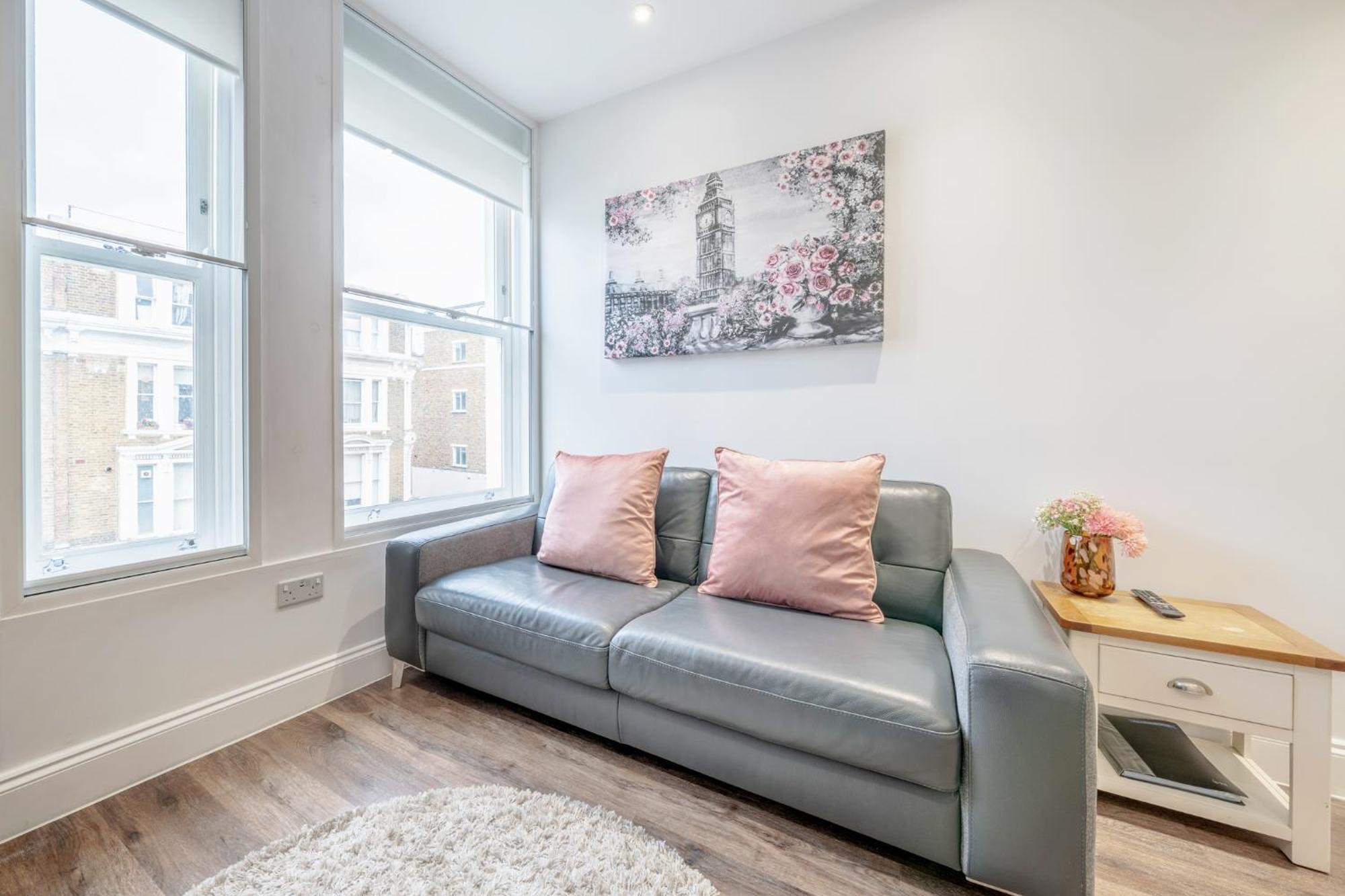 Bright & Modern 2-bed Notting Hill