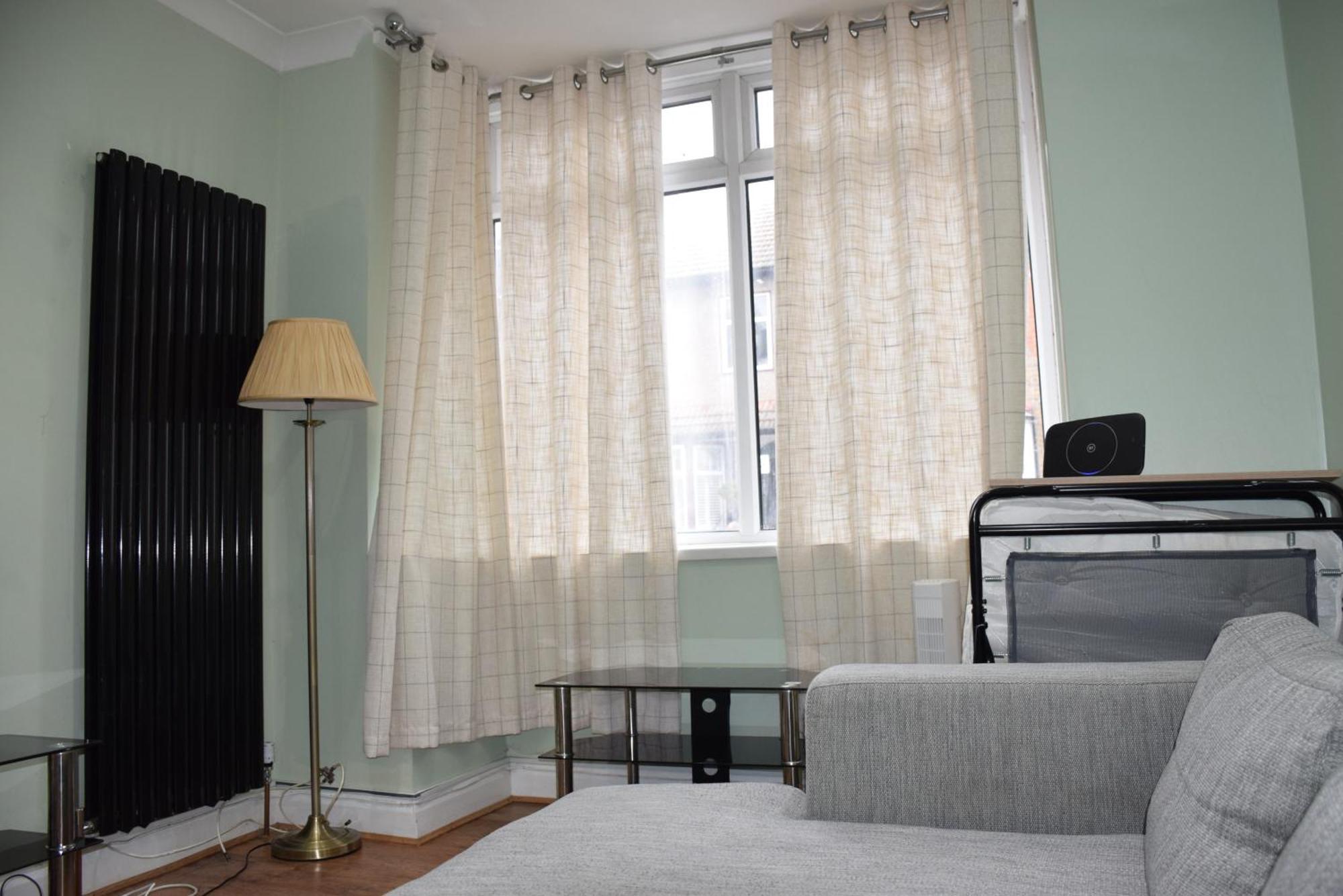 Three Bedroom House Lancaster Road Holiday home London