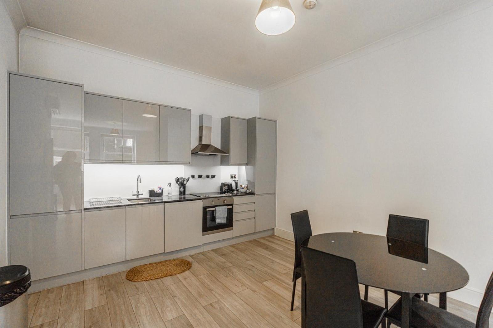 Apartment The Kensington High Street London