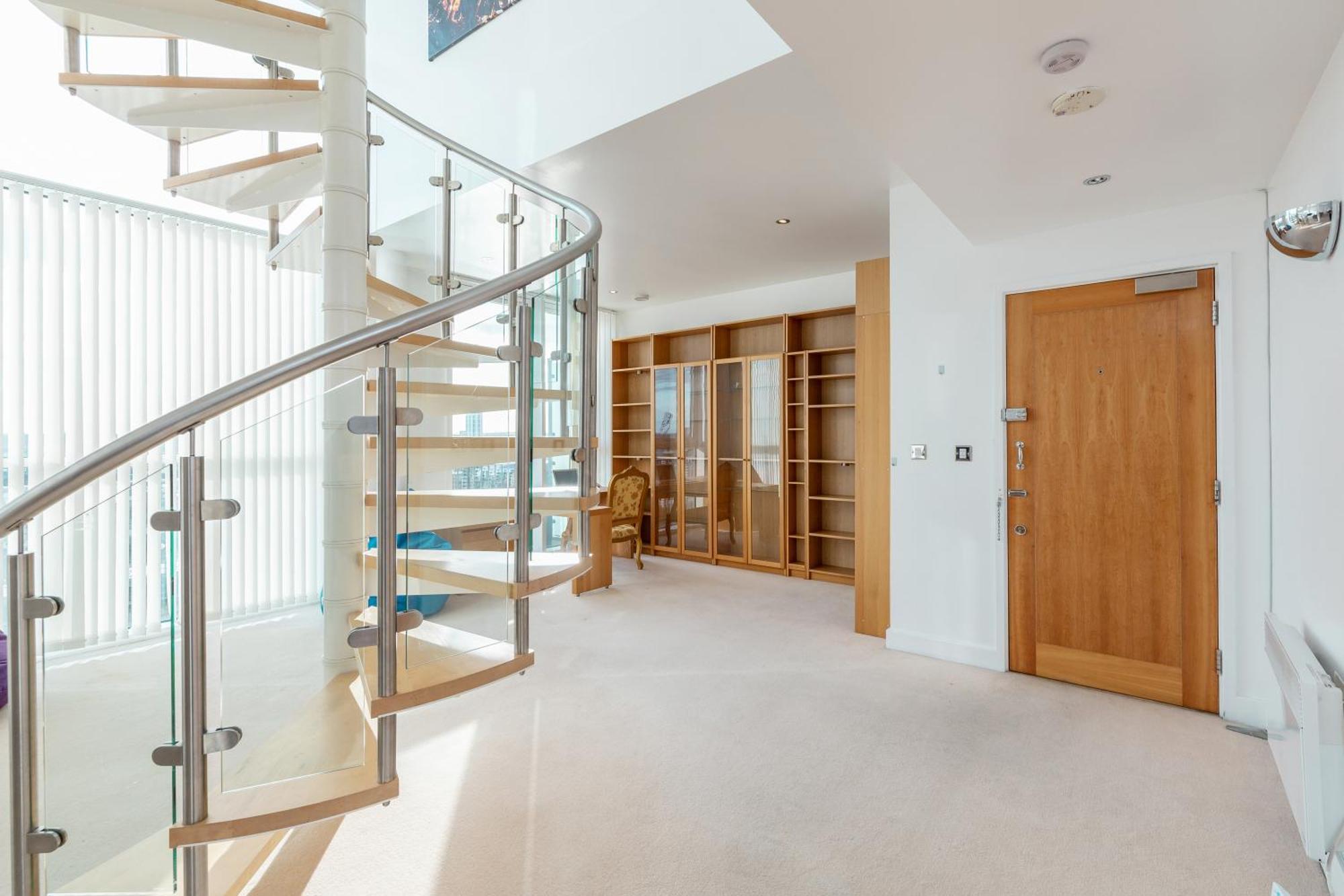 Premium By Excel Londen