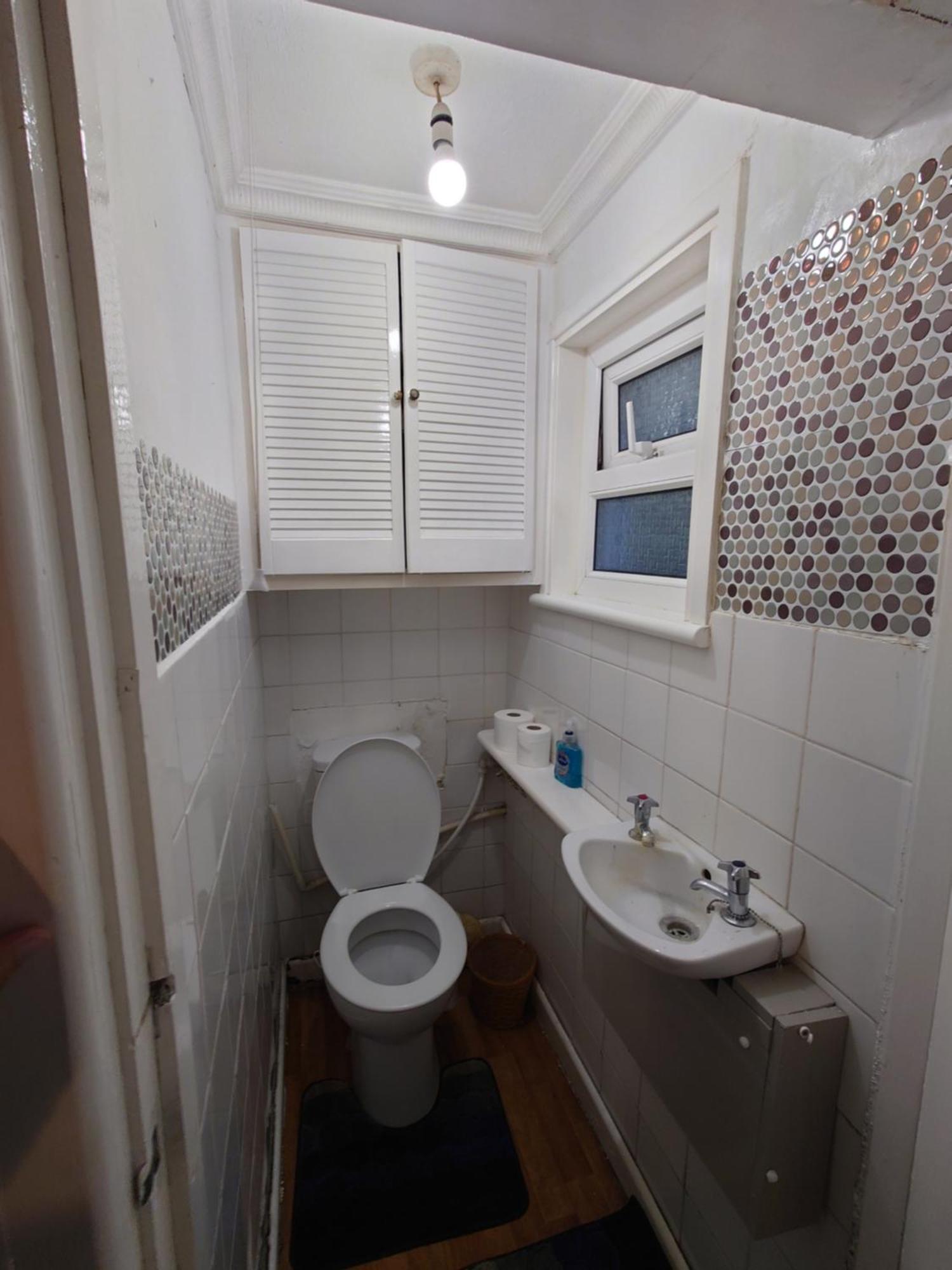 Edwardian 4 Bedrooms With 4 Bathrooms Townhouse, Next To Underground, Accommodates 10 People Ferienhaus London
