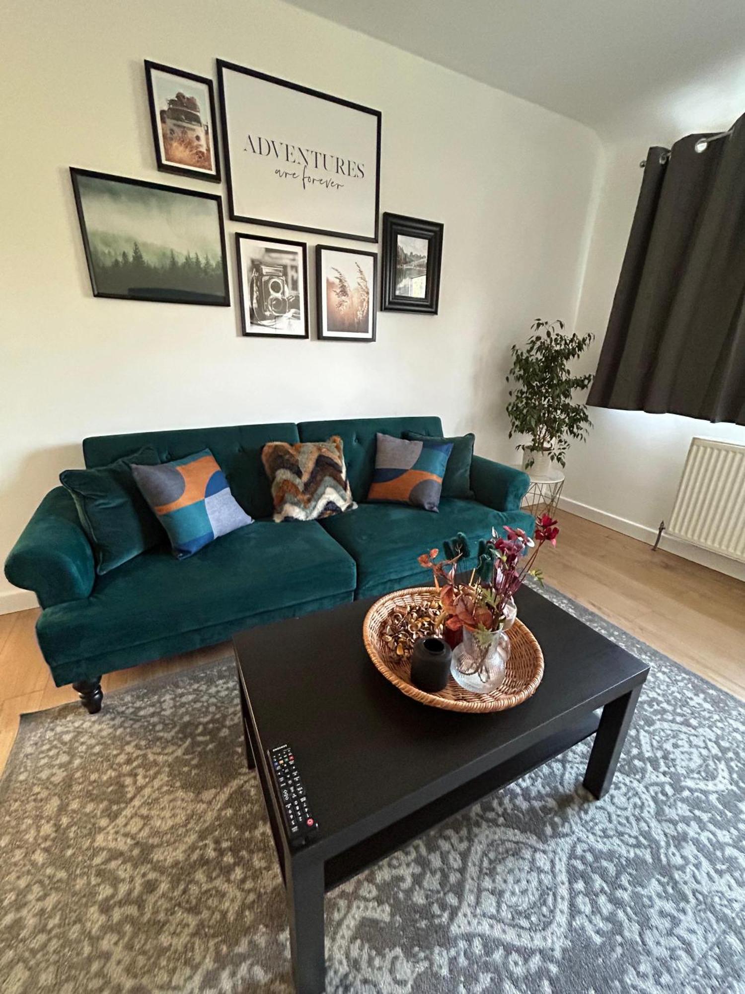 Apartamento Modern - Accommodates 6 - Private Parking - 15min To Bridge, Eye And Charing Cross *