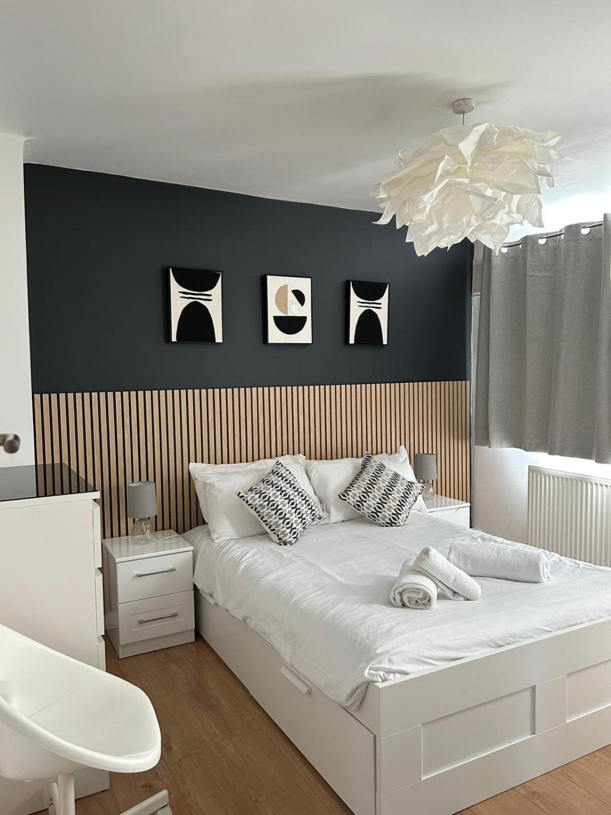 Apartamento Modern - Accommodates 6 - Private Parking - 15min To Bridge, Eye And Charing Cross Londres