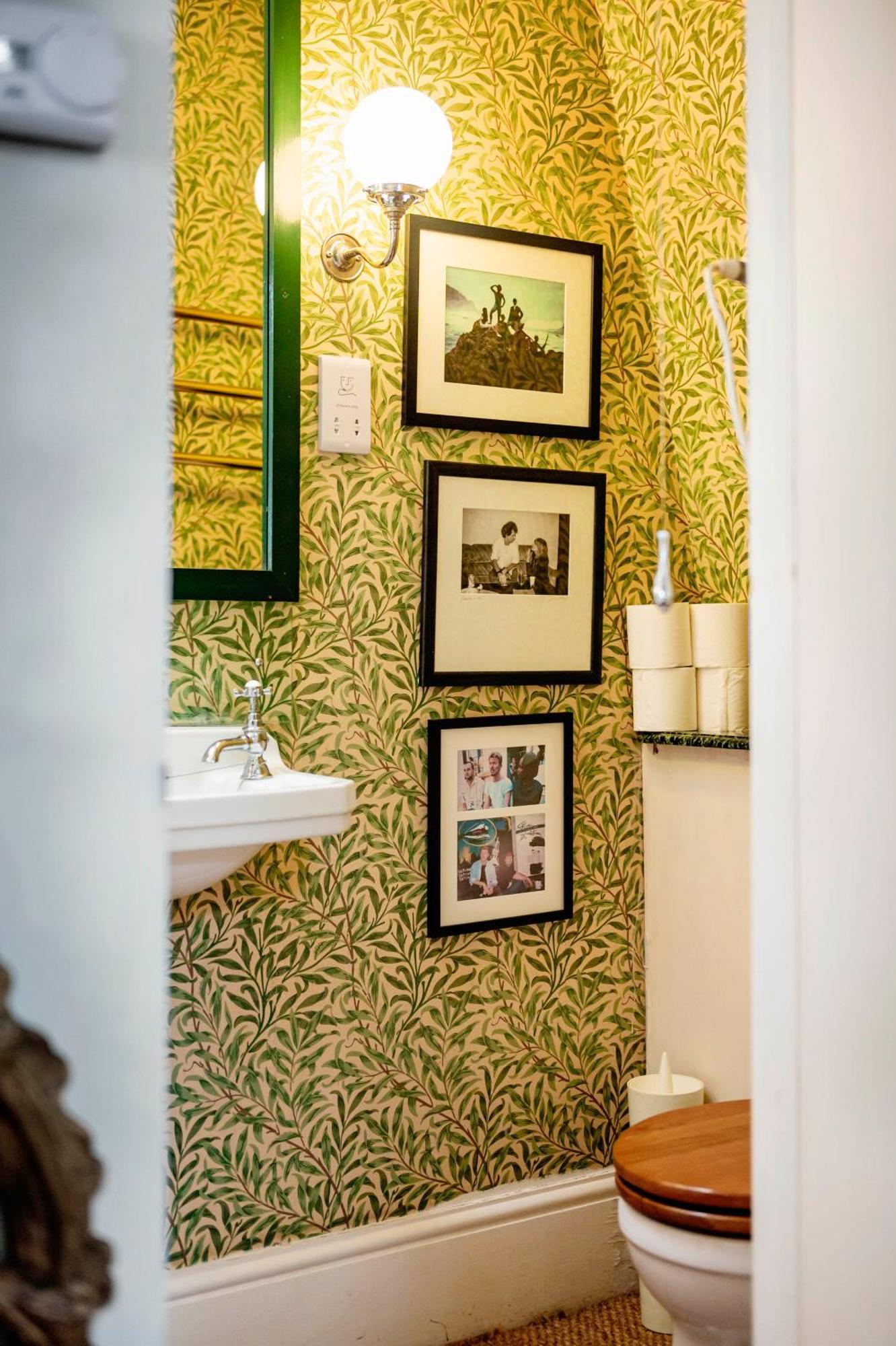 The Kensington Gatehouse Apartment *