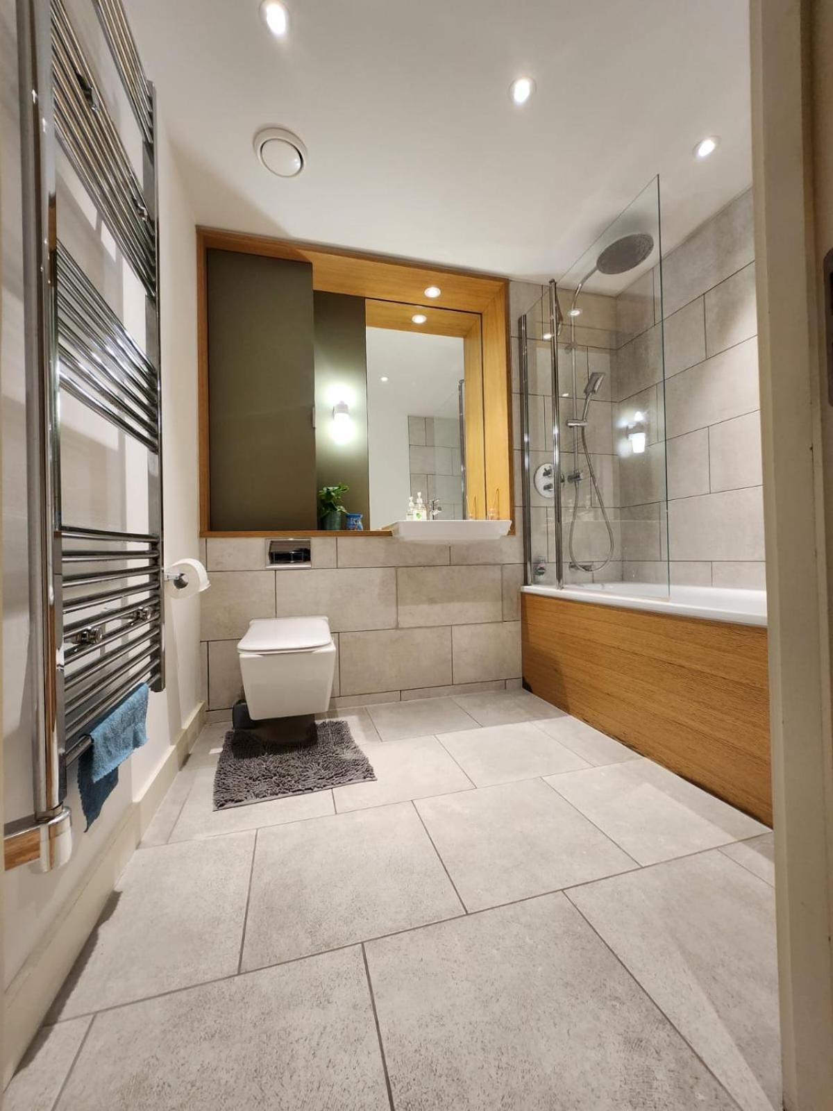 Kaf Luxury Apartment London