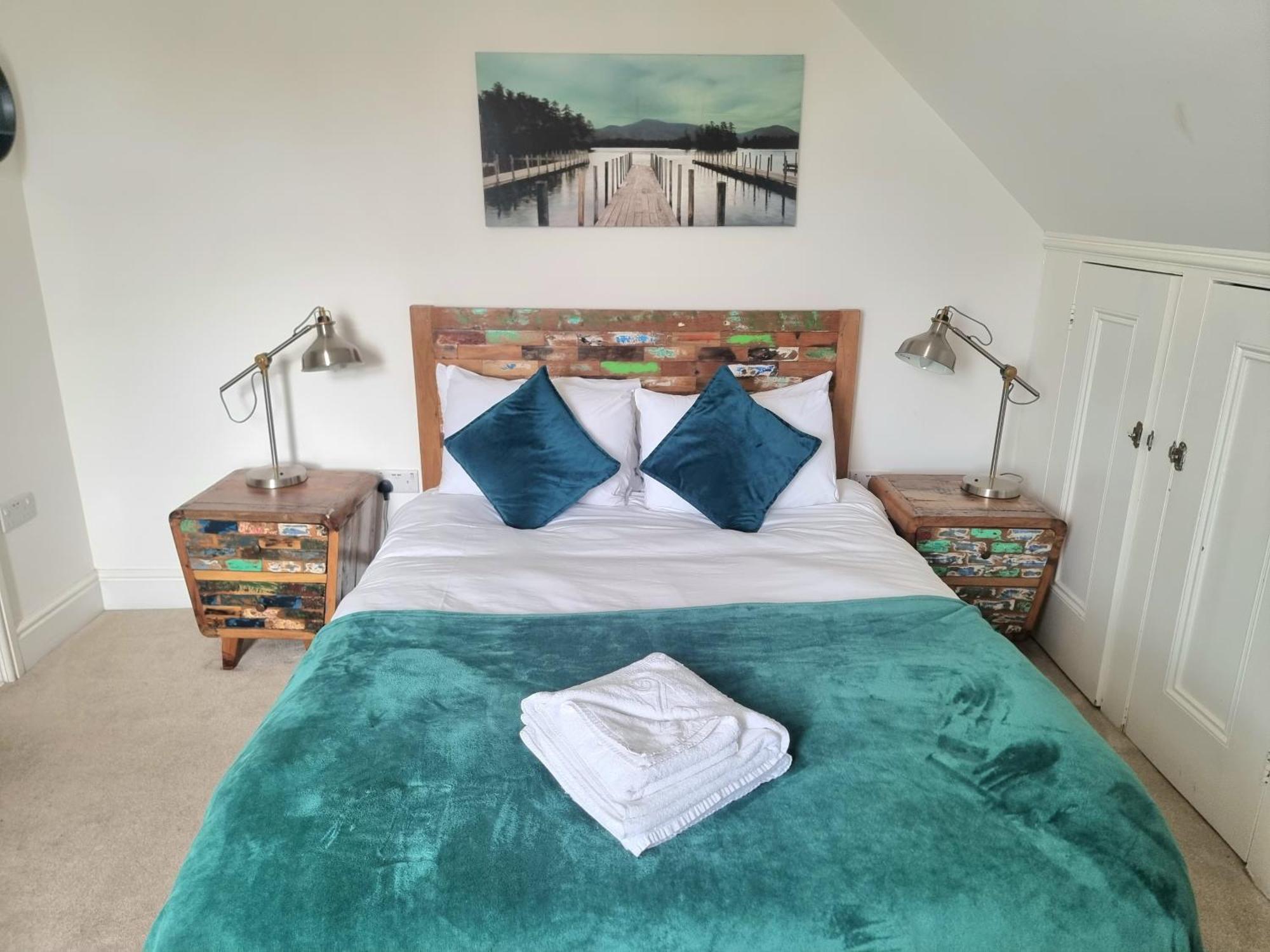Stylish 2-bed Flat, Quick Access To Sights Apartment *