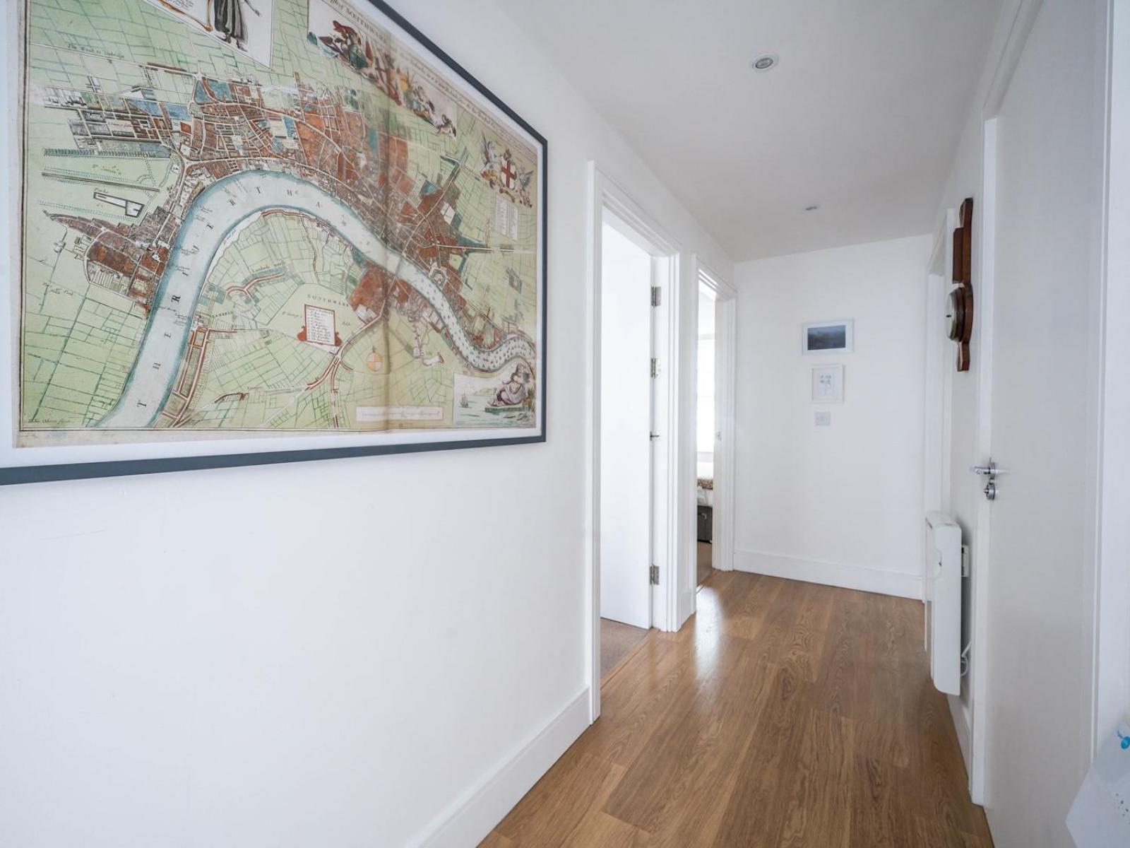 Cosy And Spacious Flat Near Bridge Apartment