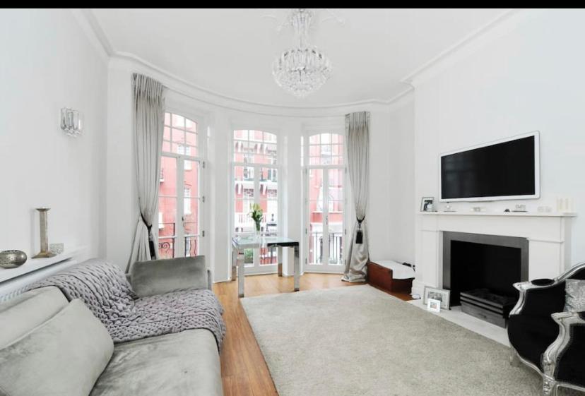 Apartment Elegant Bright Flat - Sleeps 5 London