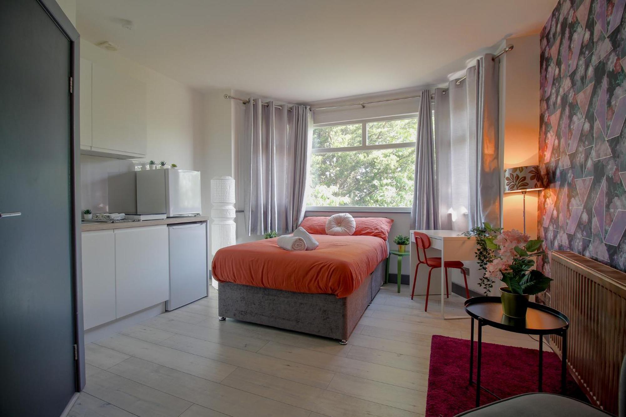 Luxury Boutique Studio * London