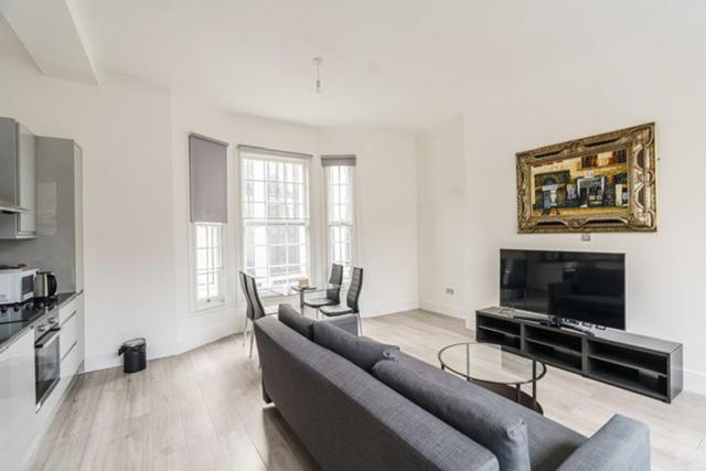 The Kensington High Street Apartment
