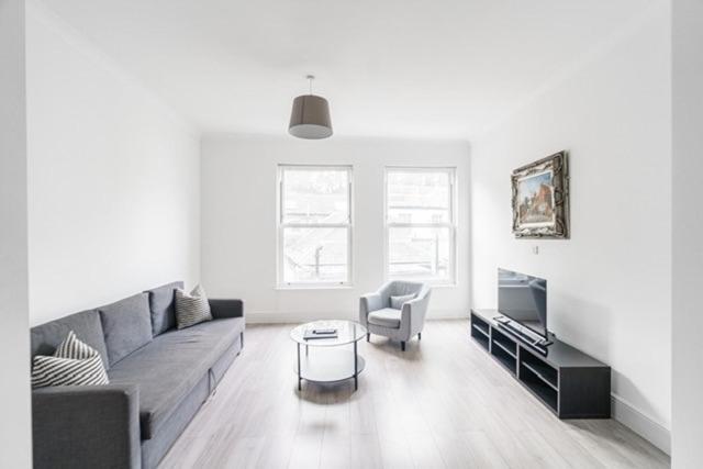 The Kensington High Street Apartment